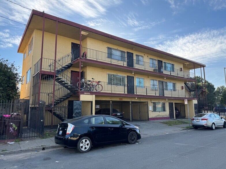 More Photos Of 1830 Castro St, Oakland Apartments For Sale