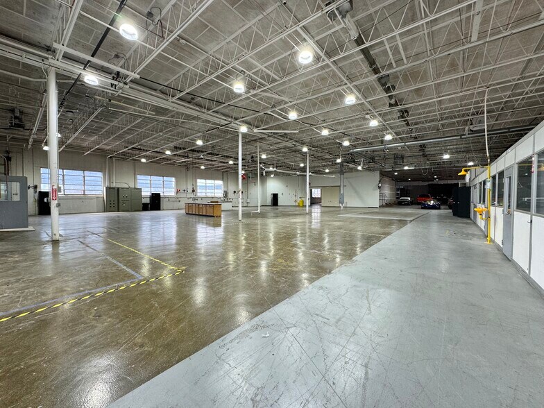 More Photos Of 7601 E 88th Pl, Indianapolis Manufacturing For Lease