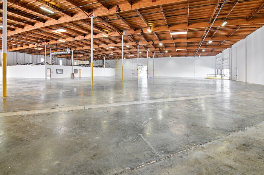 More Photos Of 2551 Santa Fe Ave, Redondo Beach Light Manufacturing For Sale