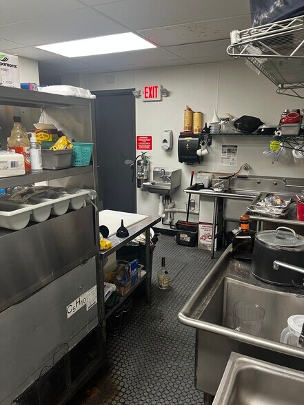 More Photos Of 717 Bellwood Ave, Bellwood Bar For Sale