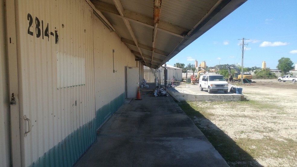 More Photos Of 2814 South St, Fort Myers Warehouse For Sale