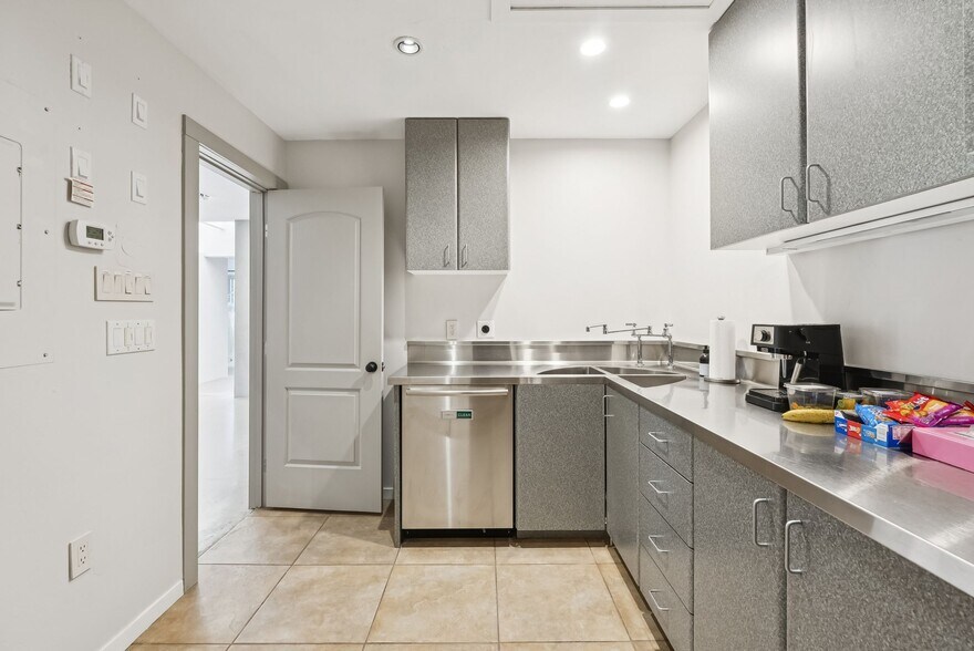 More Photos Of 1085 E 900 S, Salt Lake City Office For Sale