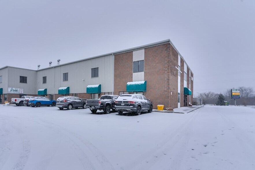 More Photos Of 590 Cataraqui Woods Dr, Kingston Flex For Sale