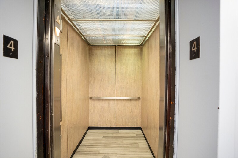 More Photos Of 333 Waller Ave, Lexington Medical For Sale