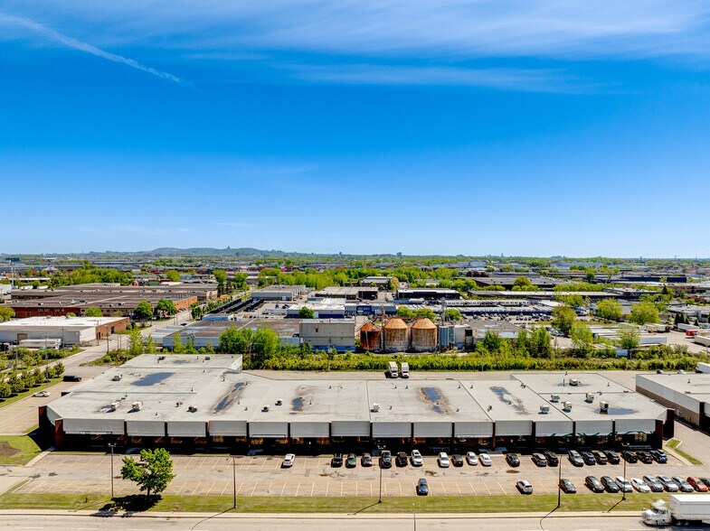 More Photos Of 1730-1850 Av 55e, Montréal Showroom For Lease