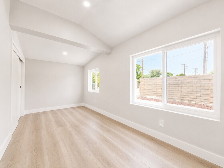 More Photos Of 1977 5th St, La Verne Multifamily For Sale