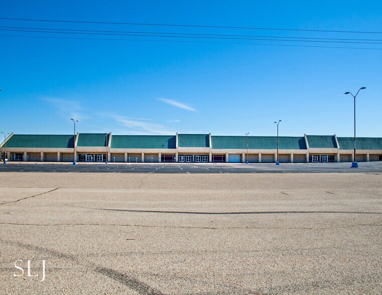 More Photos Of 2323 Big Town Blvd, Mesquite Freestanding For Lease