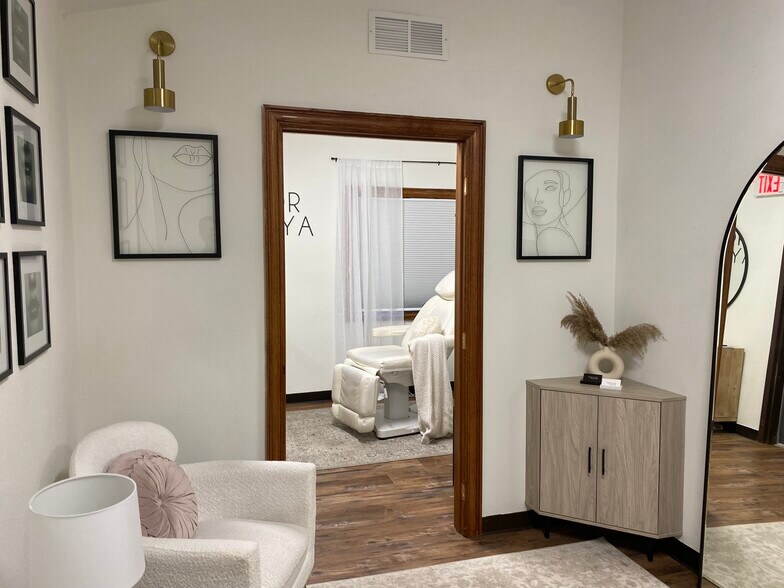 More Photos Of 1200 E Woodhurst Dr, Springfield Office For Lease