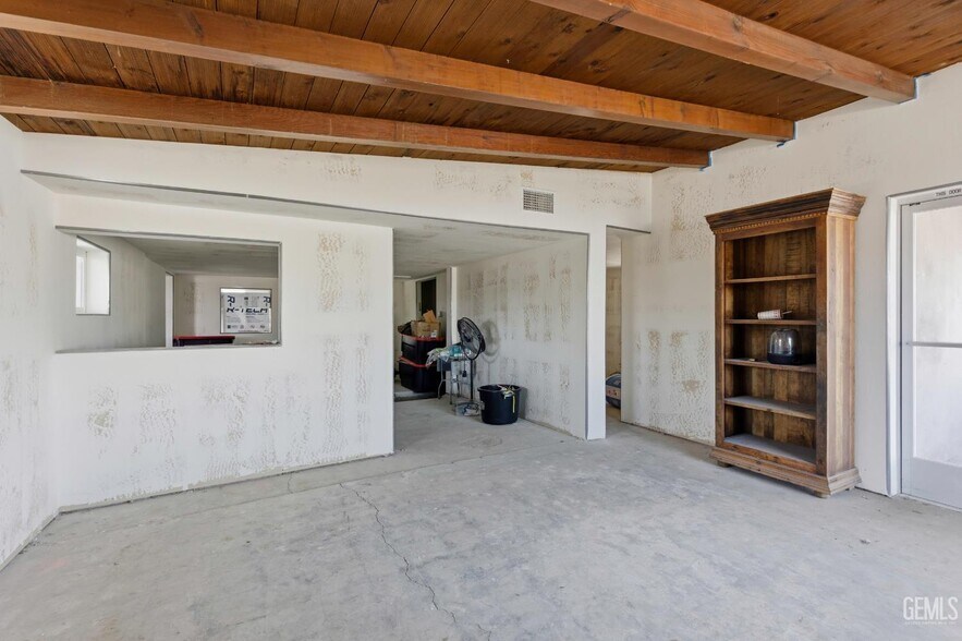 More Photos Of 2800 Patton Way, Bakersfield Specialty For Sale