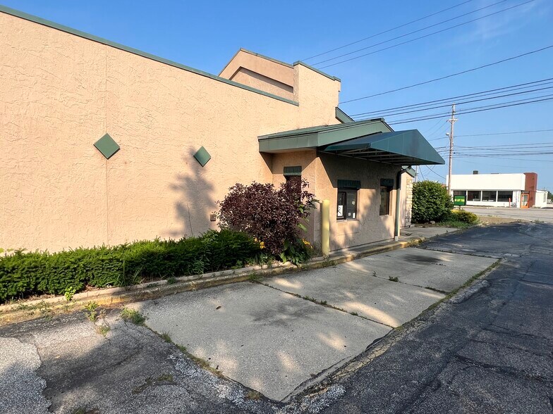 More Photos Of 7652 Mentor Ave, Mentor Fast Food For Sale