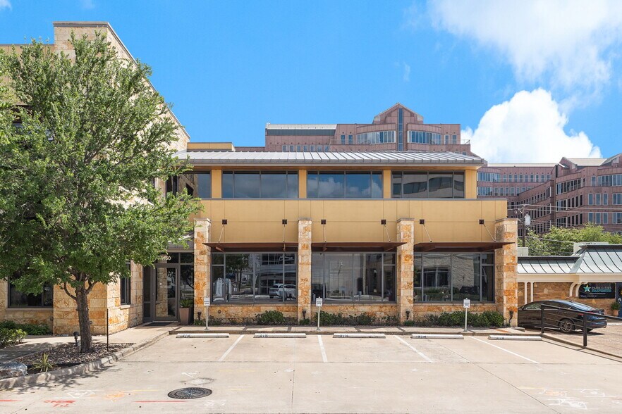 More Photos Of 6150 Sherry Ln, Dallas Office Residential For Sale
