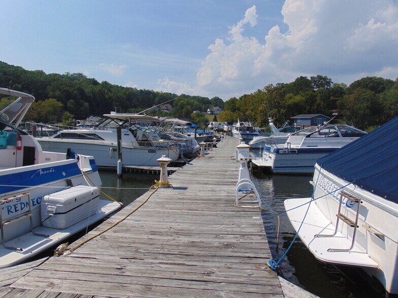 More Photos Of 121 Willow Landing Rd, Stafford Marina For Sale