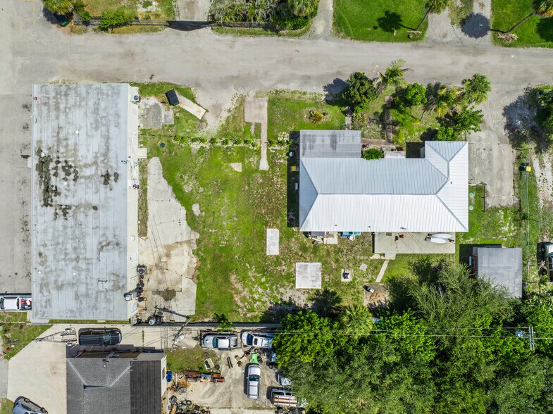 More Photos Of 11150-11170 SE Federal Hwy, Hobe Sound Storefront For Sale