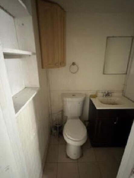 More Photos Of 16 Barrett Ave, Staten Island Storefront Retail Office For Lease