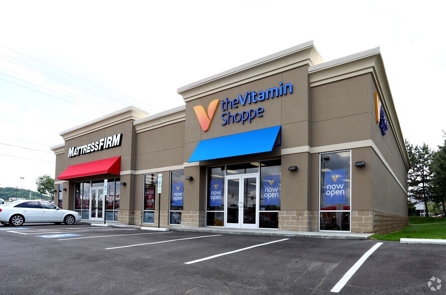 Primary Photo Of 1190 Main St, Cuyahoga Falls Freestanding For Lease