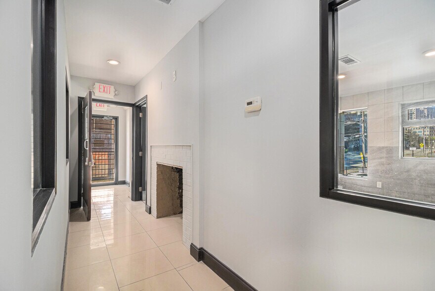 More Photos Of 324 E Paces Ferry Rd NE, Atlanta Storefront Retail Office For Sale