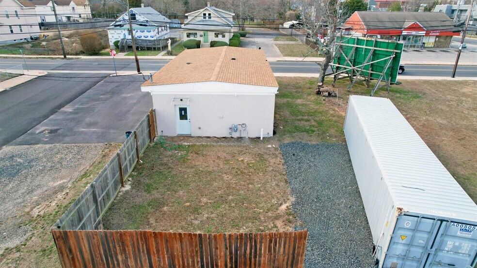 More Photos Of 1034 N Main St, Pleasantville Flex For Sale