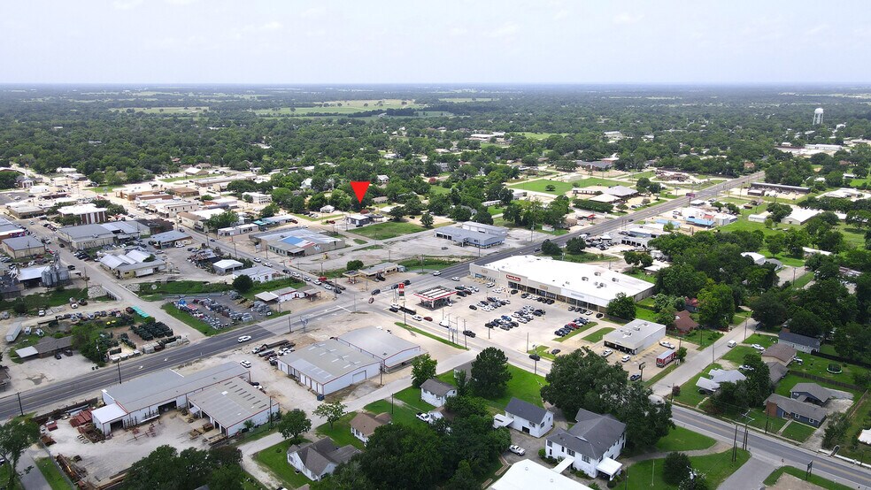 More Photos Of 207 Cottonwood st, Madisonville Warehouse For Sale