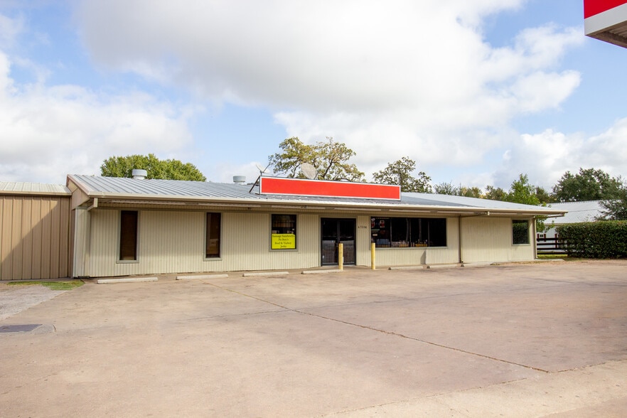 Primary Photo Of 47506 US-290 BUS, Hempstead Convenience Store For Sale