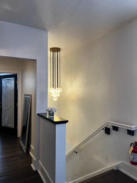 More Photos Of 11 Oak St, Ridgewood General Retail For Lease
