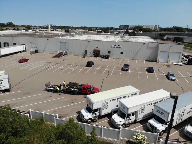 More Photos Of 125-175 Jackson Ave N, Hopkins Light Distribution For Lease