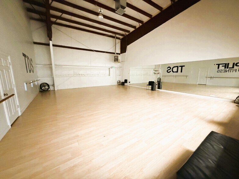 More Photos Of 576 Highway 198, Salem General Retail For Sale