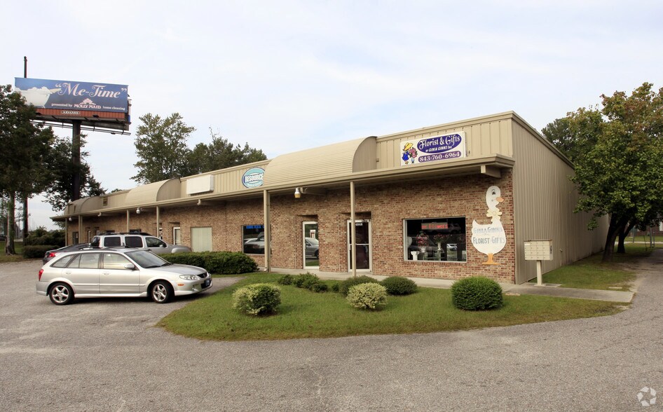 More Photos Of 4040-4050 Ashley Phosphate Rd, Charleston Light Distribution For Lease