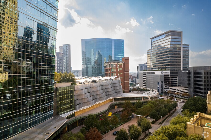 More Photos Of 2021 McKinney Ave, Dallas Office For Lease