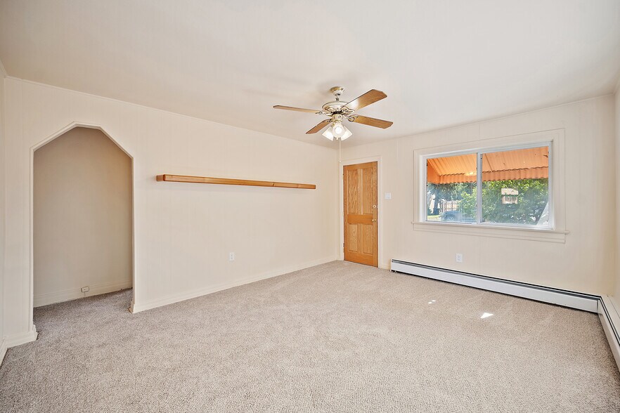 More Photos Of 18 1/2 Swope Ave, Colorado Springs Light Distribution For Sale