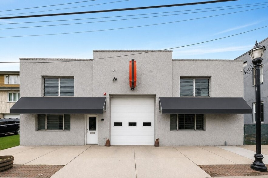 Primary Photo Of 111 Main St, Little Ferry Auto Repair For Sale