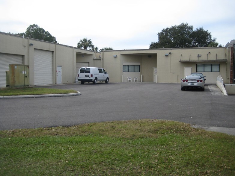 More Photos Of 5349 Great Oak Dr, Lakeland Light Distribution For Lease