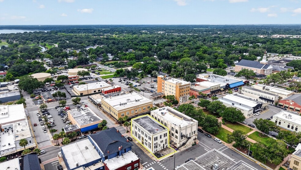More Photos Of 400 W Main St, Leesburg Serviced Offices For Sale