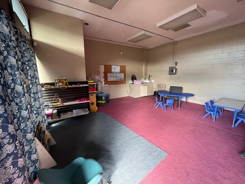 More Photos Of 85-794 Farrington Hwy, Waianae Freestanding For Sale