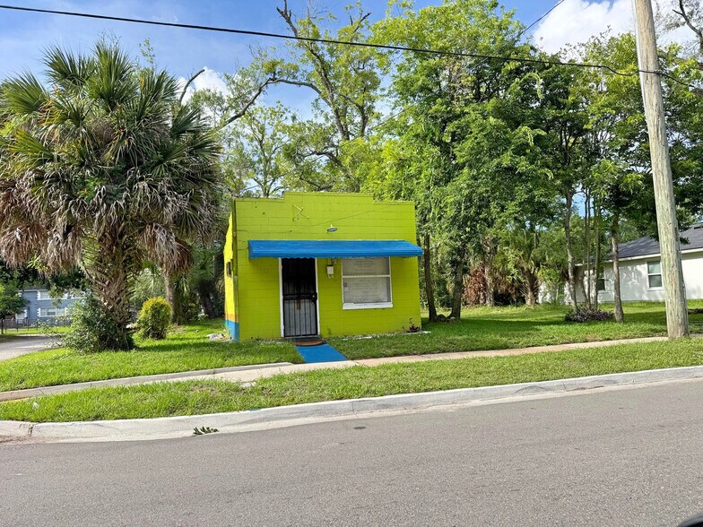 Primary Photo Of , Jacksonville General Retail For Sale