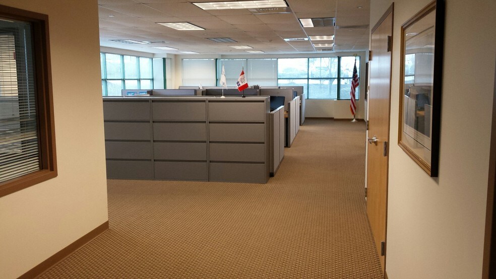 More Photos Of 1 Chelsea St, New London Office For Lease