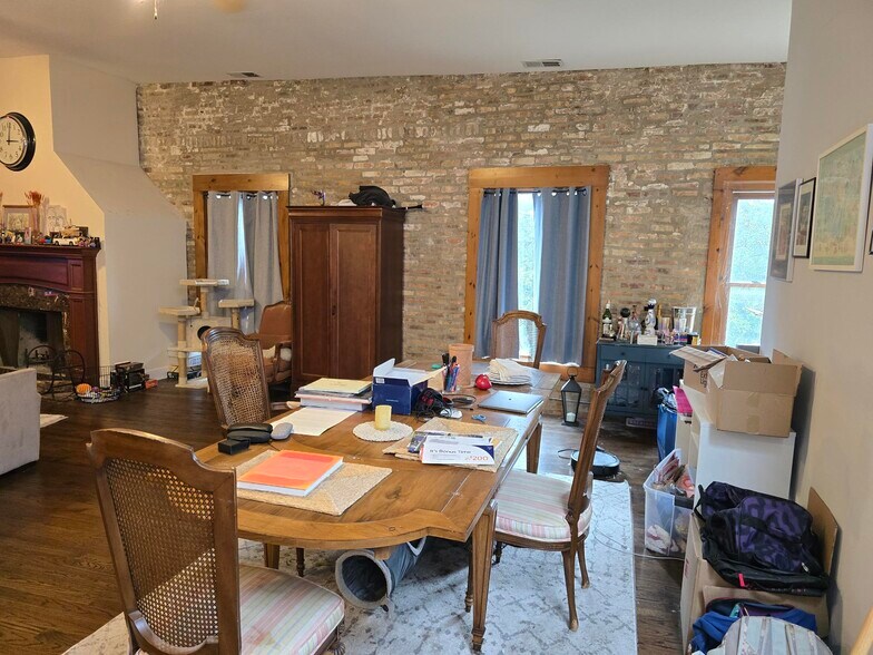 More Photos Of 4263 Lincoln Ave, Chicago Restaurant For Sale