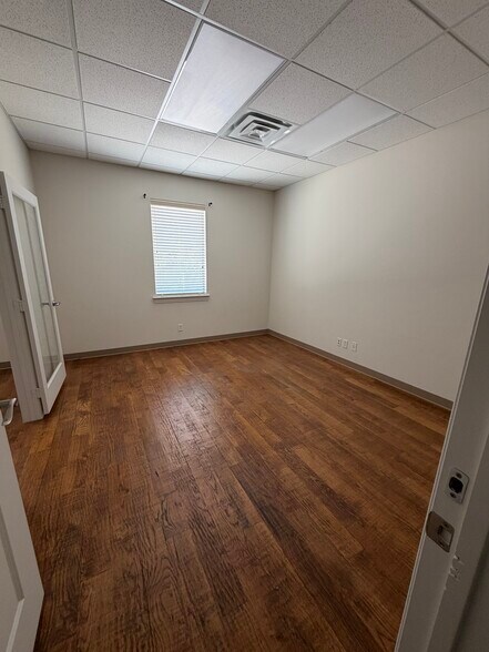 More Photos Of 6230 Colleyville Blvd, Colleyville Business Park For Lease