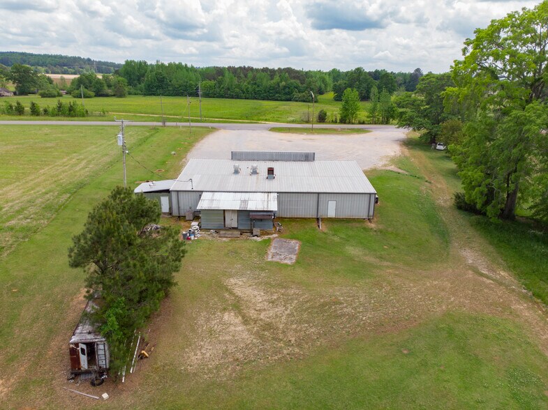More Photos Of 1056 County Highway 35, Hamilton Supermarket For Sale