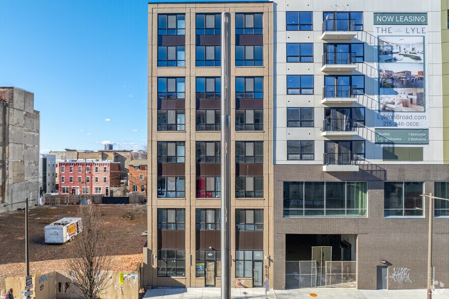 Primary Photo Of 918 N Broad St, Philadelphia Apartments For Lease