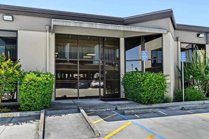 More Photos Of 550 Price Ave, Redwood City Office For Sale