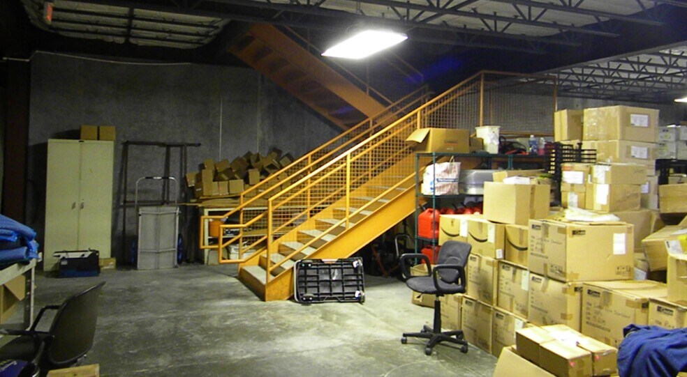 More Photos Of 6305 Beverlyhill St, Houston Warehouse For Sale