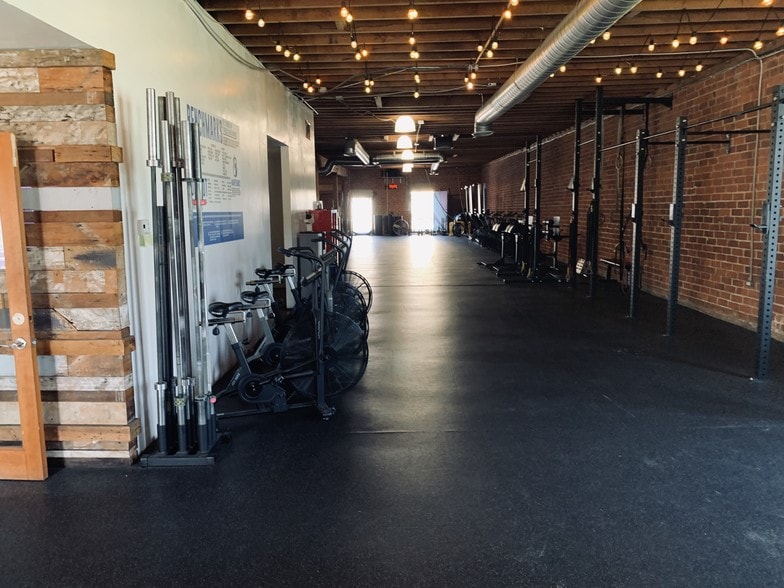 More Photos Of 5119 W Sunset Blvd, Los Angeles General Retail For Lease