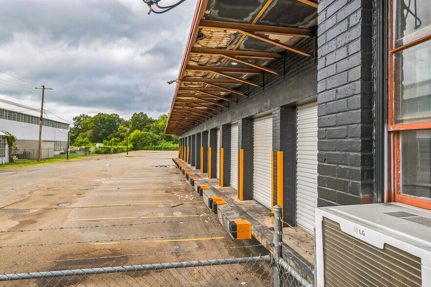 More Photos Of 1333 N Market St, Shreveport Truck Terminal For Lease