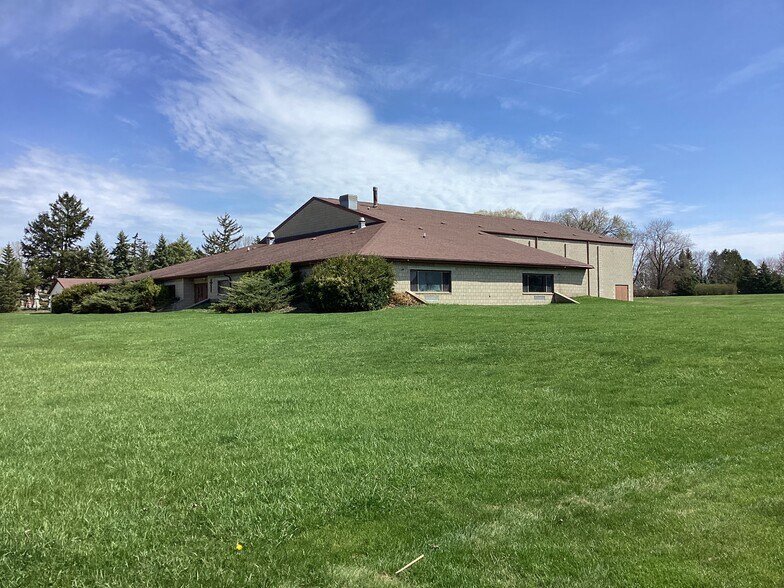 More Photos Of 2525 Oakwood Rd, Oak Creek Schools For Sale