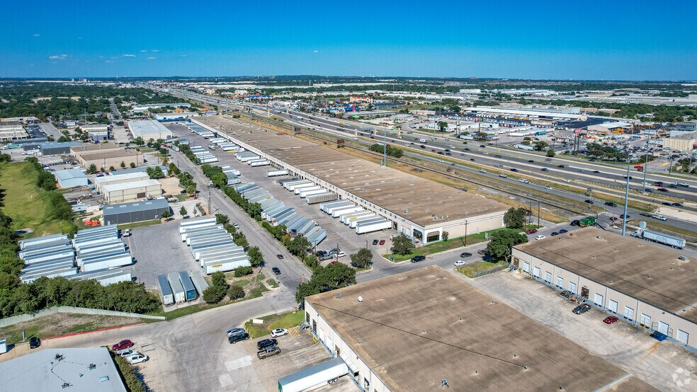 More Photos Of 5400-5410 Rittiman Plz, San Antonio Distribution For Lease