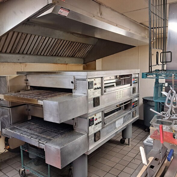 More Photos Of 8990 Ralston Rd, Arvada Fast Food For Sale