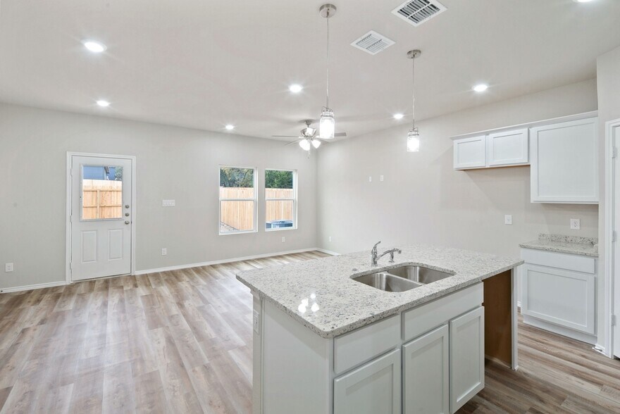 More Photos Of 3501 Renfro St, Burleson Apartments For Sale