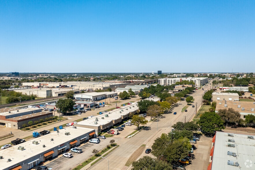 More Photos Of 801 K Ave, Plano Showroom For Lease