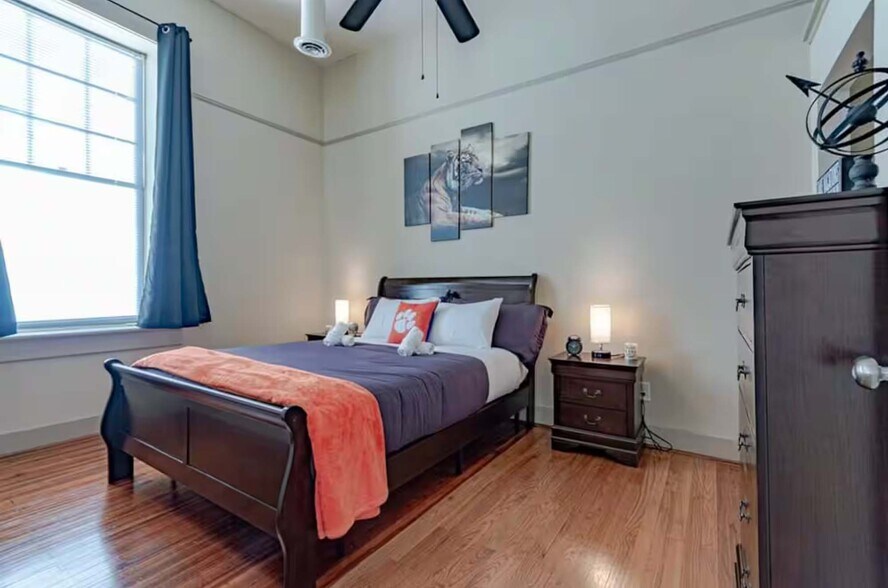 More Photos Of 304 Church St, Central Apartments For Sale