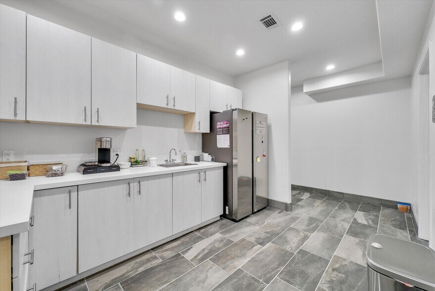 More Photos Of 3501 Hart Ave, Rosemead Office For Lease